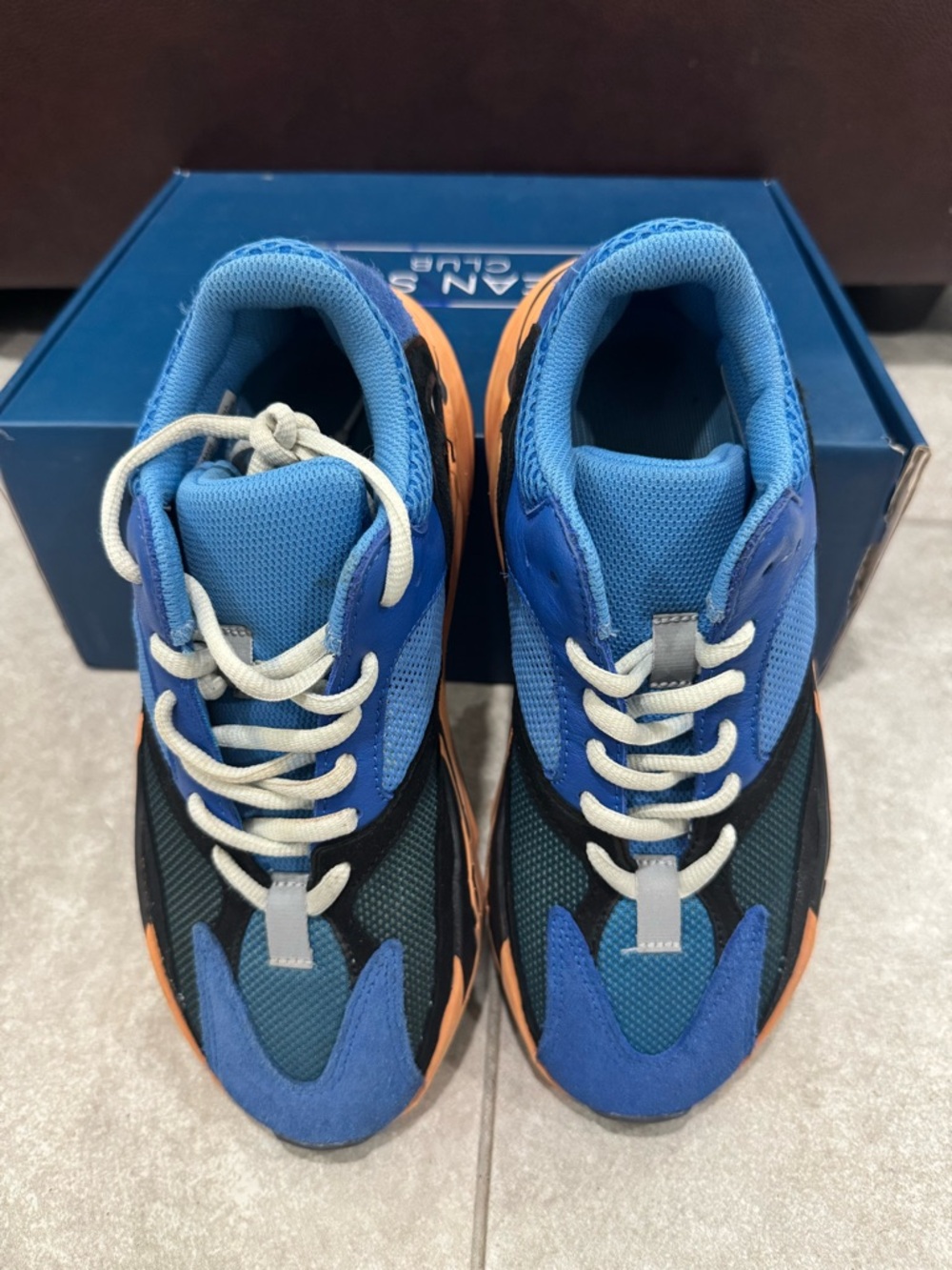 Size 6/7.5 Wmns- Yeezy 700 Bright Blue - Picture 5 of 6